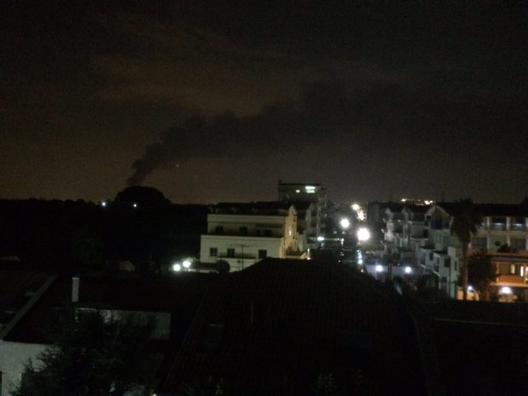 Rogo tra Casandrino e Melito, nube tossica visibile a chilometri di distanza
