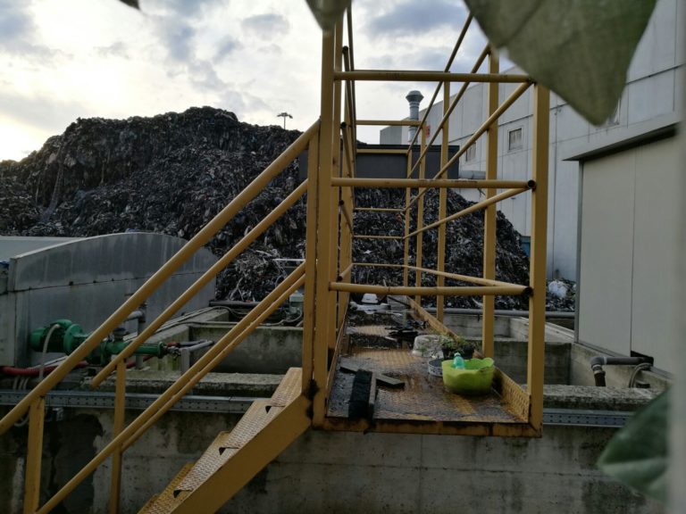 Incendio Ecotransider, i vigili del fuoco ‘sgonfiano’ la pista dolosa