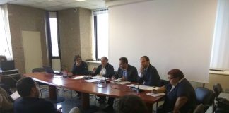 FOTO E VIDEO, Ecotransider: audizione in Regione, manifestanti presidiano consiglio. Scintille Zinzi – Oliviero