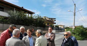I sindaci di Cesa e Aversa al Rione Bagno, si lavora per allargamento via Madonna dell’Olio