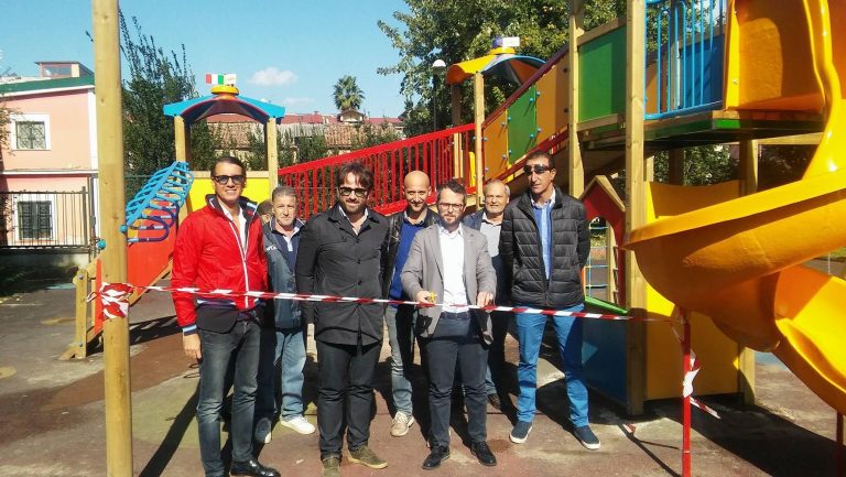 Frattamaggiore: nuove giostrine in villa comunale
