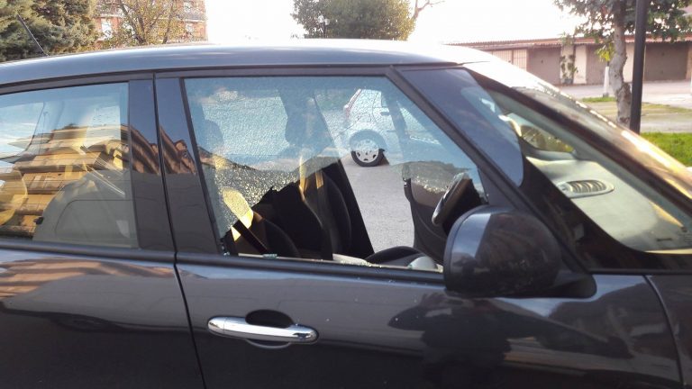 Raid contro il segretario provinciale della Flaica Cub, sfondato il finestrino dell’auto