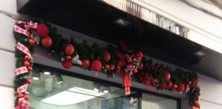 Aversa, furto in un negozio di via Garibaldi, vetrina sfondata