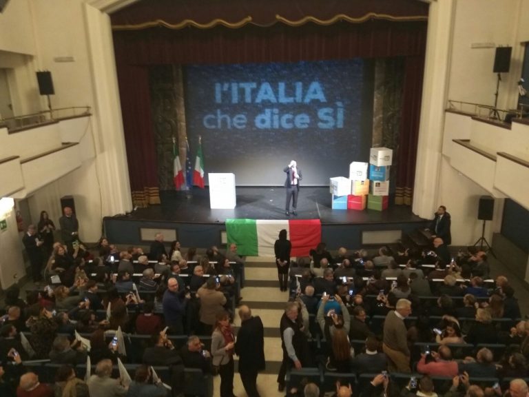 VIDEO INTEGRALE- Caserta,  Renzi al comunale: il si serve  a mettere in moto al cambiamento