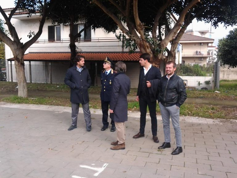 Aversa, l’amministrazione pensa di trasformare Piazza della Pace in un parcheggio
