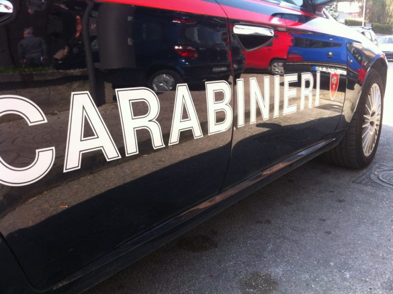 Aversa:si introduce in un’abitazione e ruba l’oro,  scoperta  taglia la gola al proprietario