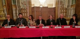 FOTO E VIDEO – Aversa, successo per la presentazione del film Indivisibili