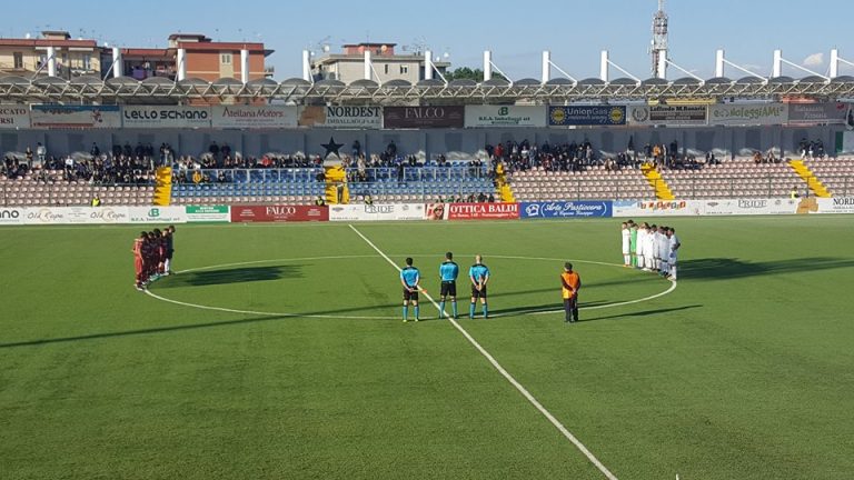 Due legni fermano la Frattese nel derby con la Sarnese