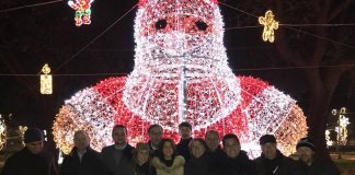 Aversa, accese le luminarie al Parco Pozzi