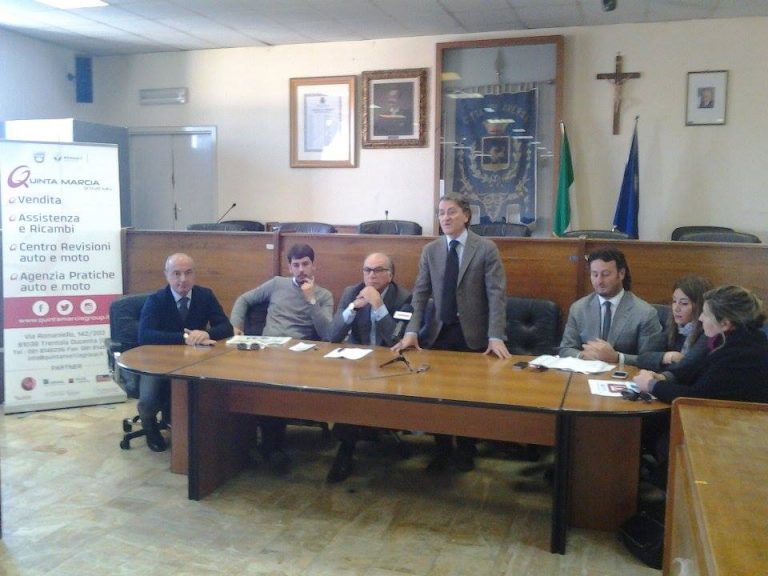 Aversa, presentato il programma di eventi natalizio