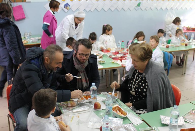 Frattamaggiore, è iniziata la Refezione Scolastica