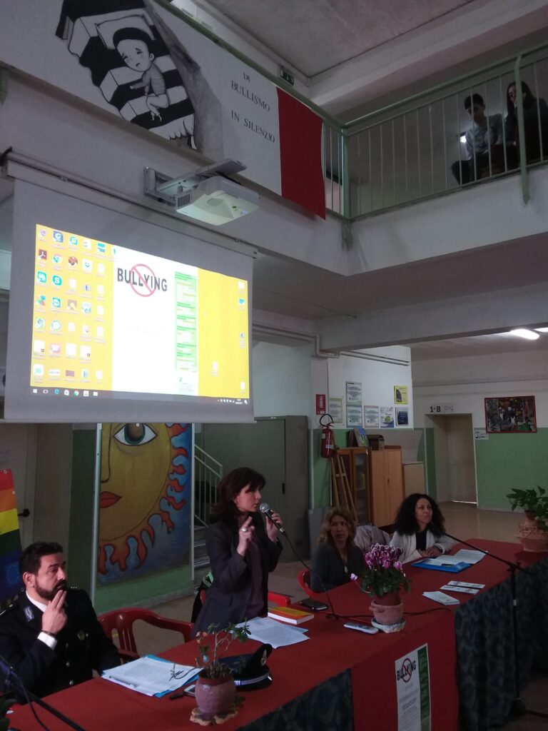 Arienzo, il Galilei contro il bullismo