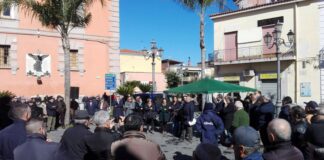 Sant’Arpino, Dell’Aversana in piazza: impegnati a risolvere guasti del passato