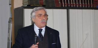 Aversa, Santulli illustra la sua verità su pista di atletica