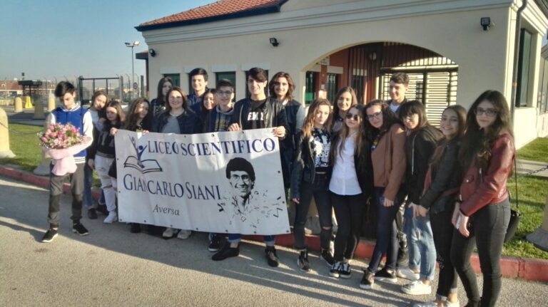 Gli studenti del Siani di Aversa nella base Nato di Gricignano, gemellaggio con la scuola Nahs