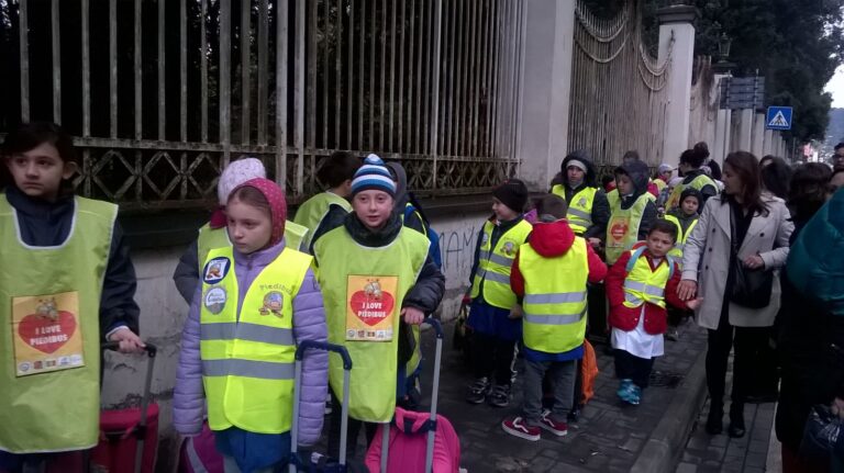 Caserta, parte il PIedibus alla De Amicis