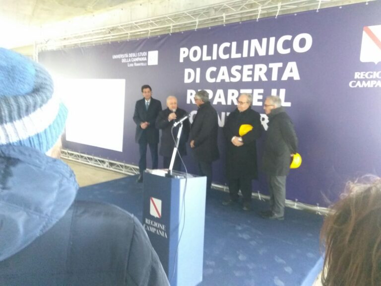 Caserta, De Luca riapre il cantiere del Policlinico: opera strategica