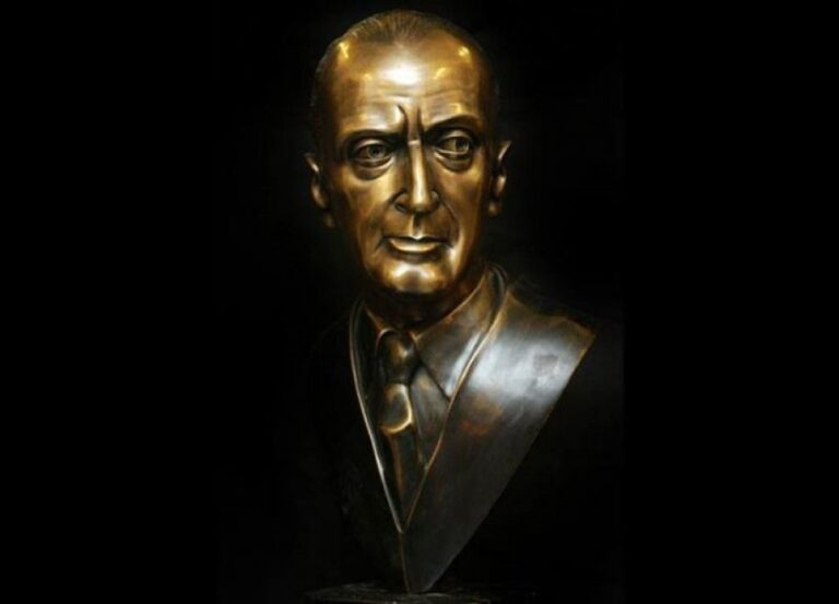 Napoli, inaugurazione del busto dedicato a Totò