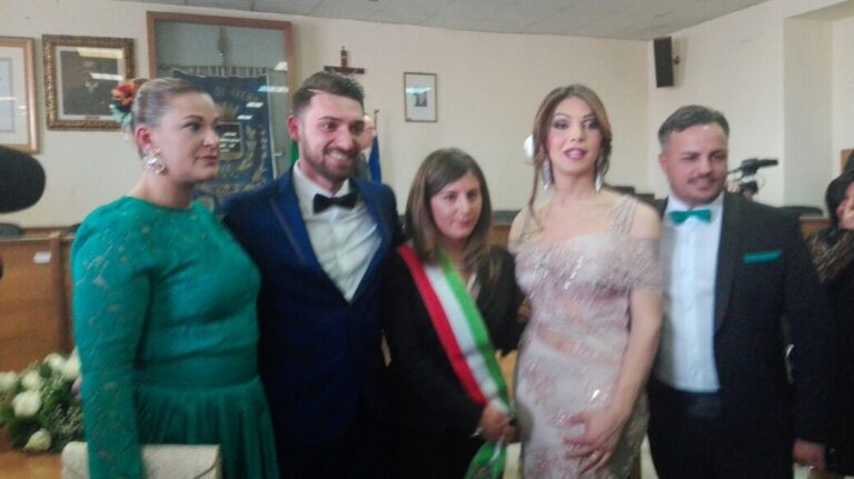 Aversa, celebrato il primo matrimonio ‘trans’ d’Italia