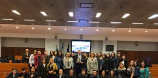 Aversa, gli alunni del Gallo in consiglio regionale con Graziano