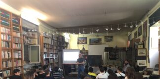 Villa di Briano: gli alunni del Calderisi visitano la libreria il Dono di Aversa