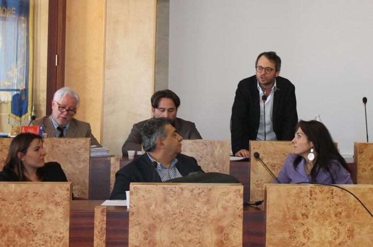 Frattamaggiore, fiducia al Sindaco: Approvato il rendiconto di gestione