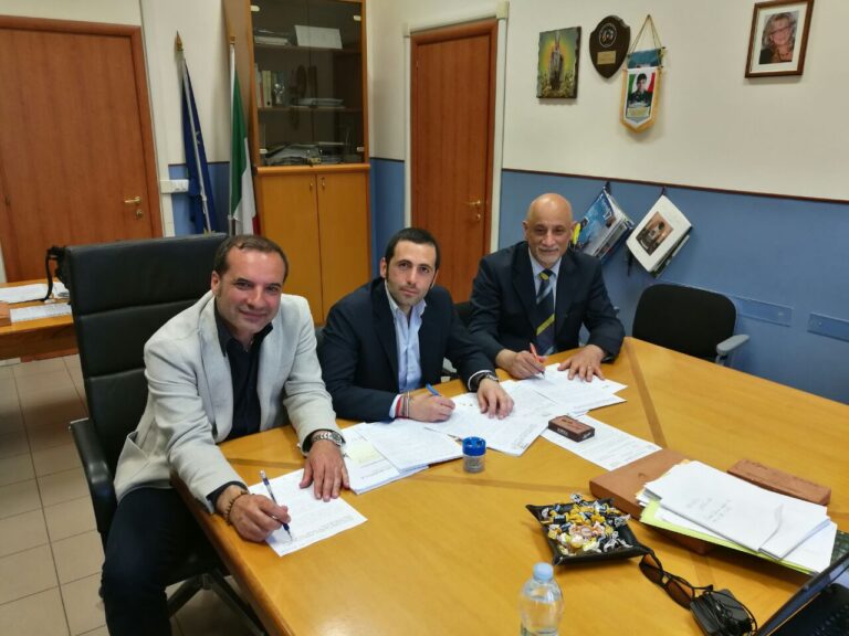 Casapulla: vertice con il sindaco di Curti per lo sversamento abusivo rifiuti in via Salvo