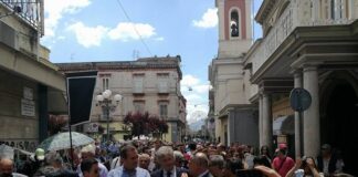 Acerra, De Magistris al fianco di Tommaso Esposito