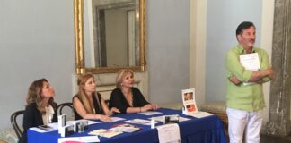 VIDEO – La ‘Merienda Real’ alla Reggia di Caserta, pic-nic con cento figuranti