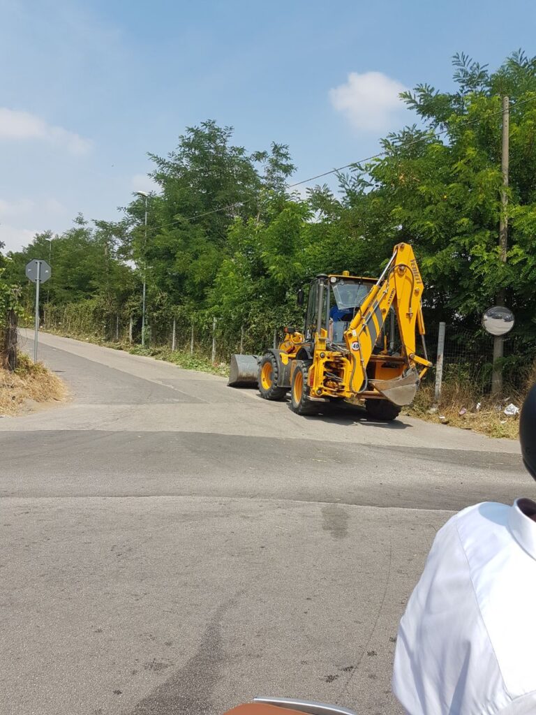 Aversa: privati in azione per pulire via Cirigliano e il Parco Balsamo