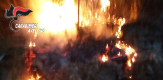 Atripalda, 30enne sorpreso ad appiccare incendio: in manette