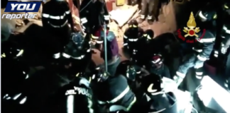 Terremoto Ischia, estratto dalla macerie Mattias, si lavora per recuperare fratello