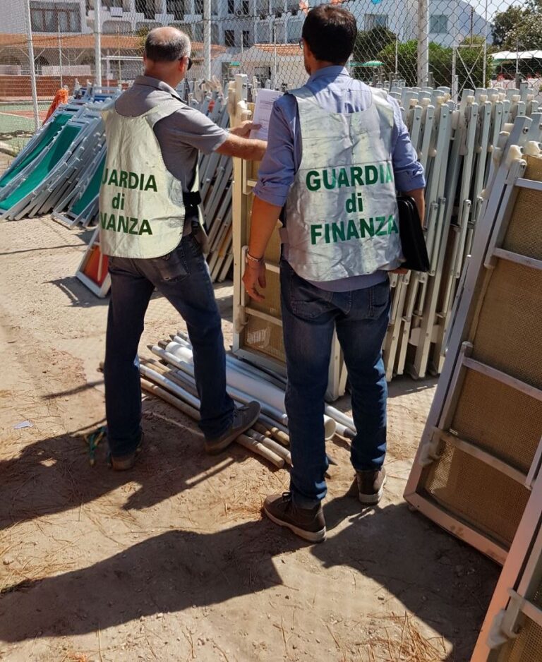Litorale Domizio: sequestrato stabilimento balneare abusivo