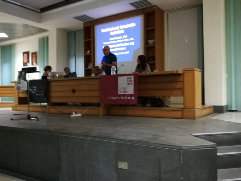 FOTO – Orta di Atella: rifiuti zero, grande partecipazione per l’evento con Paul Connett