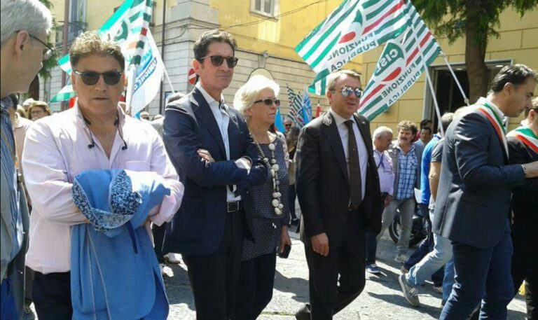 Caserta, sindacati davanti la prefettura: più sociale nella finanziaria