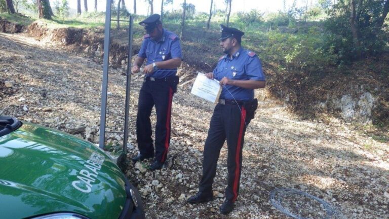 Caserta, carabinieri fermano abusi in località Vaccheria