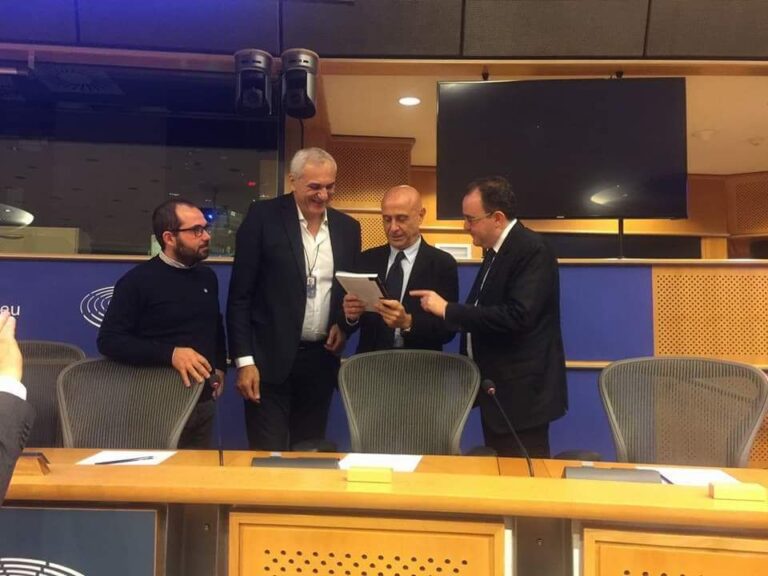 Minniti alla presentazione del libro Zero Zero Uno organizzata al Parlamento europeo