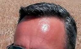 Sant’Arpino, il fratello del sindaco Dell’Aversana vende quadri e oggetti di valore a nero. Ma su Facebook è il più paladino della legalità di tutti, senza scuorn!