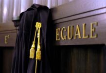 Portico di Caserta, 46enne a giudizio per stalking: raffica di telefonate alla vittima e auto danneggiata con mazza da baseball