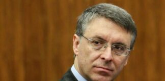 Orta di Atella, il fratello di Cantone difende gli Aprovitola: secondo i pentiti dei Casalesi sono imprenditori collusi con la camorra. Condannati a versare 273.680 euro a una cittadina, vorrebbero farli pagare al Comune