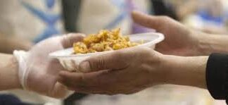 Napoli, una suora alla guida della Caritas diocesana: Battaglia nomina Marisa Pitrella