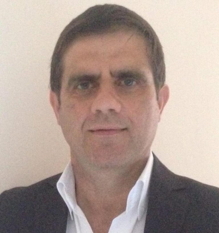 Succivo, il sindaco Colella: “L’impianto di cremazione non si farà!”. Ma è dottor Jekyll e mister Hyde