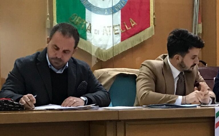 Giunta Orta di Atella, scontro tra Indaco e D’Ambrosio. Intanto il segretario comunale verso le dimissioni, rischio scioglimento