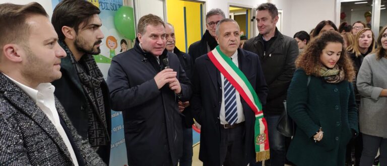 VIDEO Sant’Arpino, taglio del nastro dell’asilo nido. Dell’Aversana: “Raggiunto difficile obiettivo”. Lettera: “Non ci fermiamo qua”. Graziano: “Grande passo in avanti”
