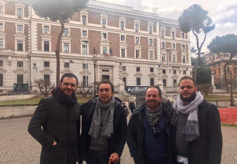 LE VISURE CAMERALI Orta di Atella, Piccirillo critica il suo ex socio in affari Villano: siamo alla follia. Cita Freud, gli serve un oculista per guardarsi bene allo specchio