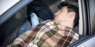 Caccia al maniaco sessuale nel Salernitano, chiede informazioni stradali e poi si masturba in auto