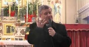 Terra dei fuochi, il vescovo Di Donna: “La Regione Campania può fare di più, la nostra madre terra colpita dai briganti”