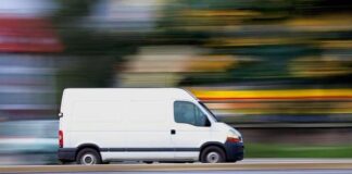 Orta di Atella, l’incubo del Furgone bianco che rapisce i giovani: una mamma denuncia su Fb un gravissimo episodio capitato al figlio. Già in azione i carabinieri