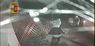 Blitz della squadra mobile, scattano 7 arresti tra Napoli e Caserta: 20 furti con la tecnica della “spaccata”