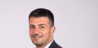 VIDEO Psicodramma nella lista Gricignano al centro: Carusone “La Banderuola” dice un sacco di fregnacce su Fb contro Santagata. Ascoltate cosa pensa Lettieri jr del suo candidato